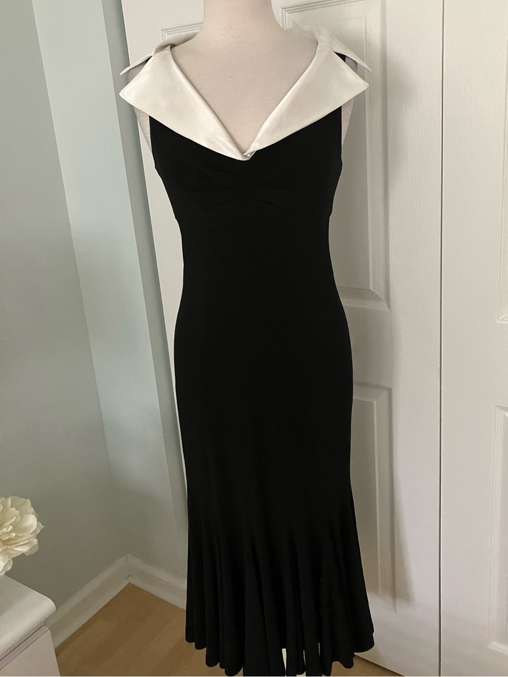 VTG Joseph Ribkoff Couture Y2K Black Tuxedo Midi White Satin Collar Dress Sz8